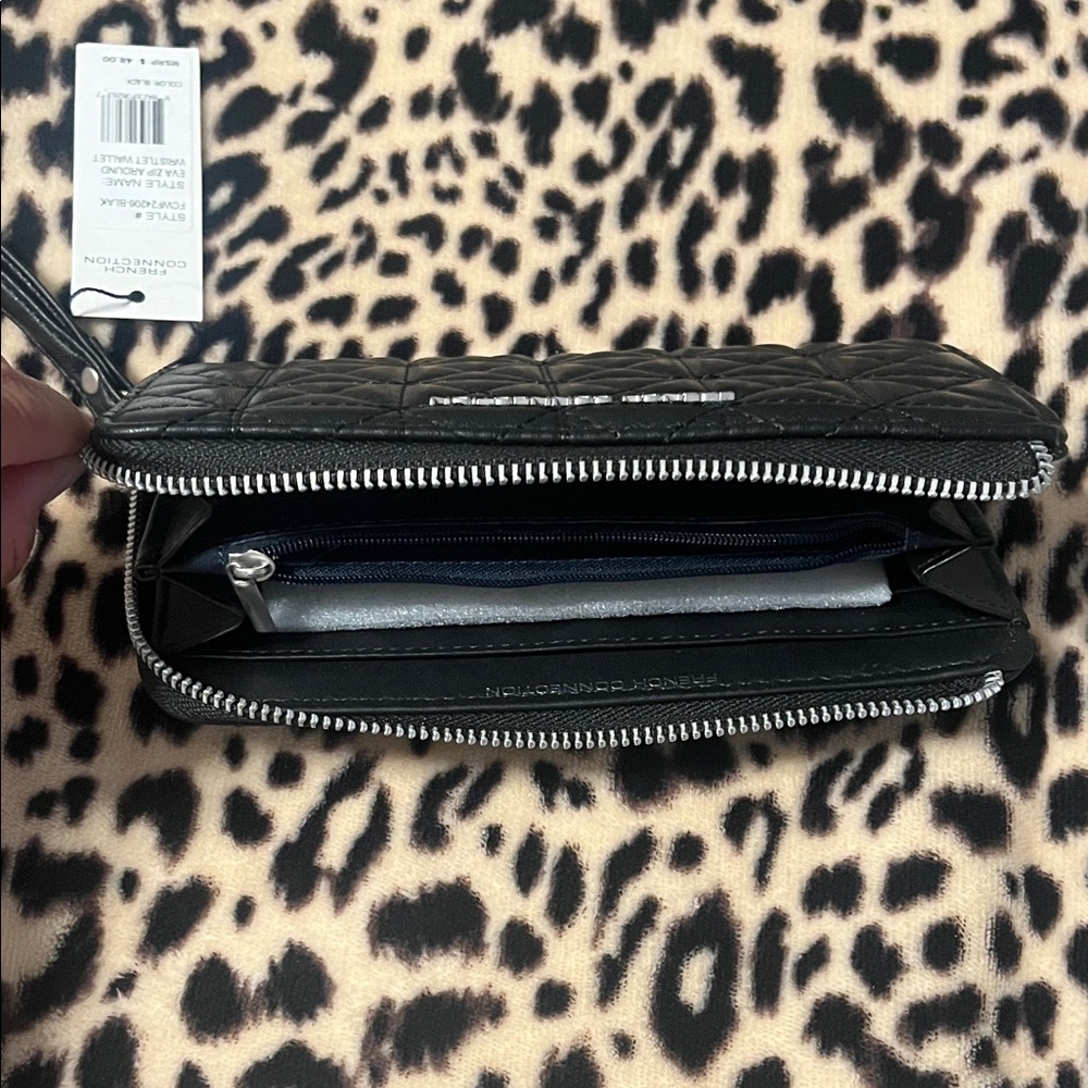 ๐๐ถ๏ธ Urban Outfitters denim cross body bag, wristlet & sunglasses ๐ถ๏ธ๐ - Picture 7 of 7